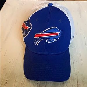 Buffalo Bills NewEra XL fitted mesh back logo hat